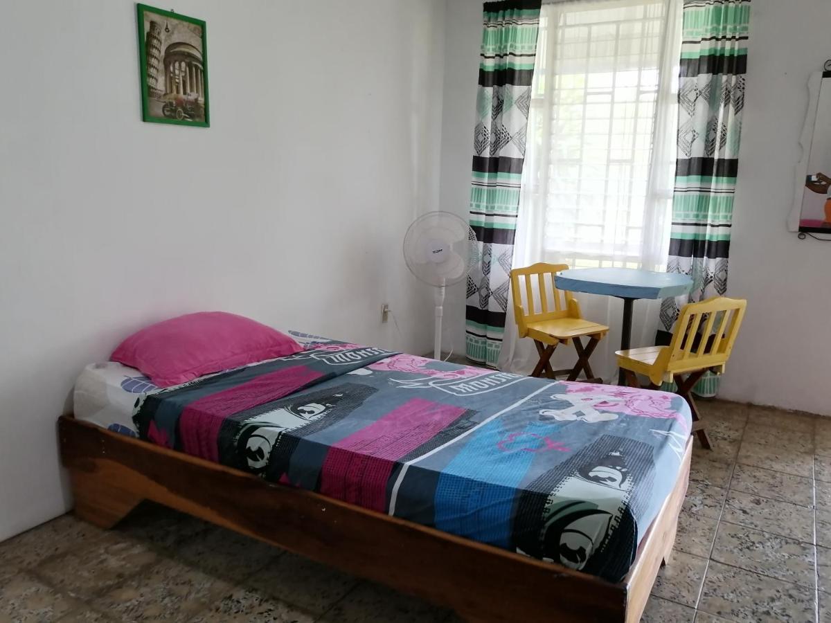 Magic Flower Rooms Cahuita Ngoại thất bức ảnh